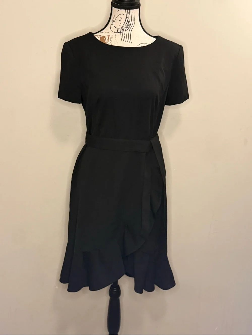 Calvin Klein Black Short-Sleeve Ruffle Wrap Midi Dress with Waist Tie - Size 8 - Picture 5 of 10